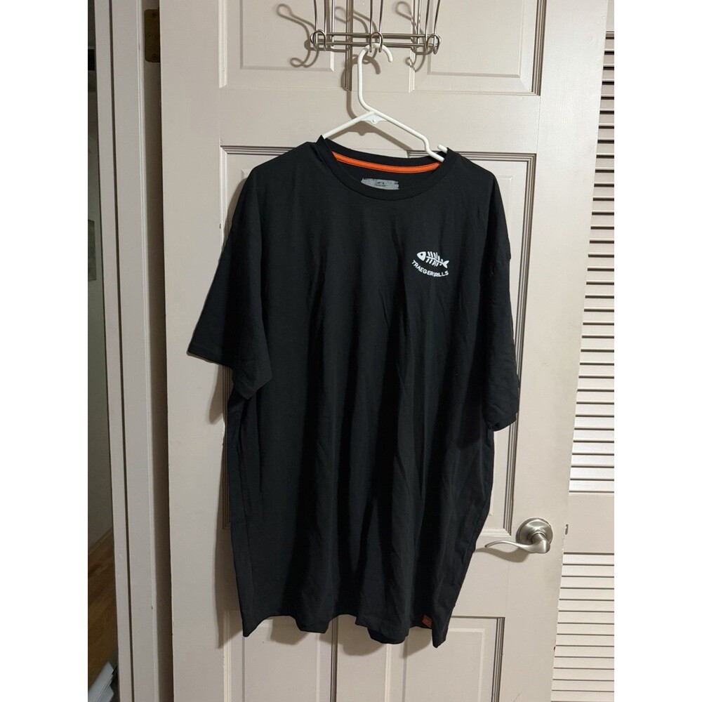 Men’s This Sumbitch Fits Traeger Grills T-shirt Size 3XL Black Surf & Turfs Up